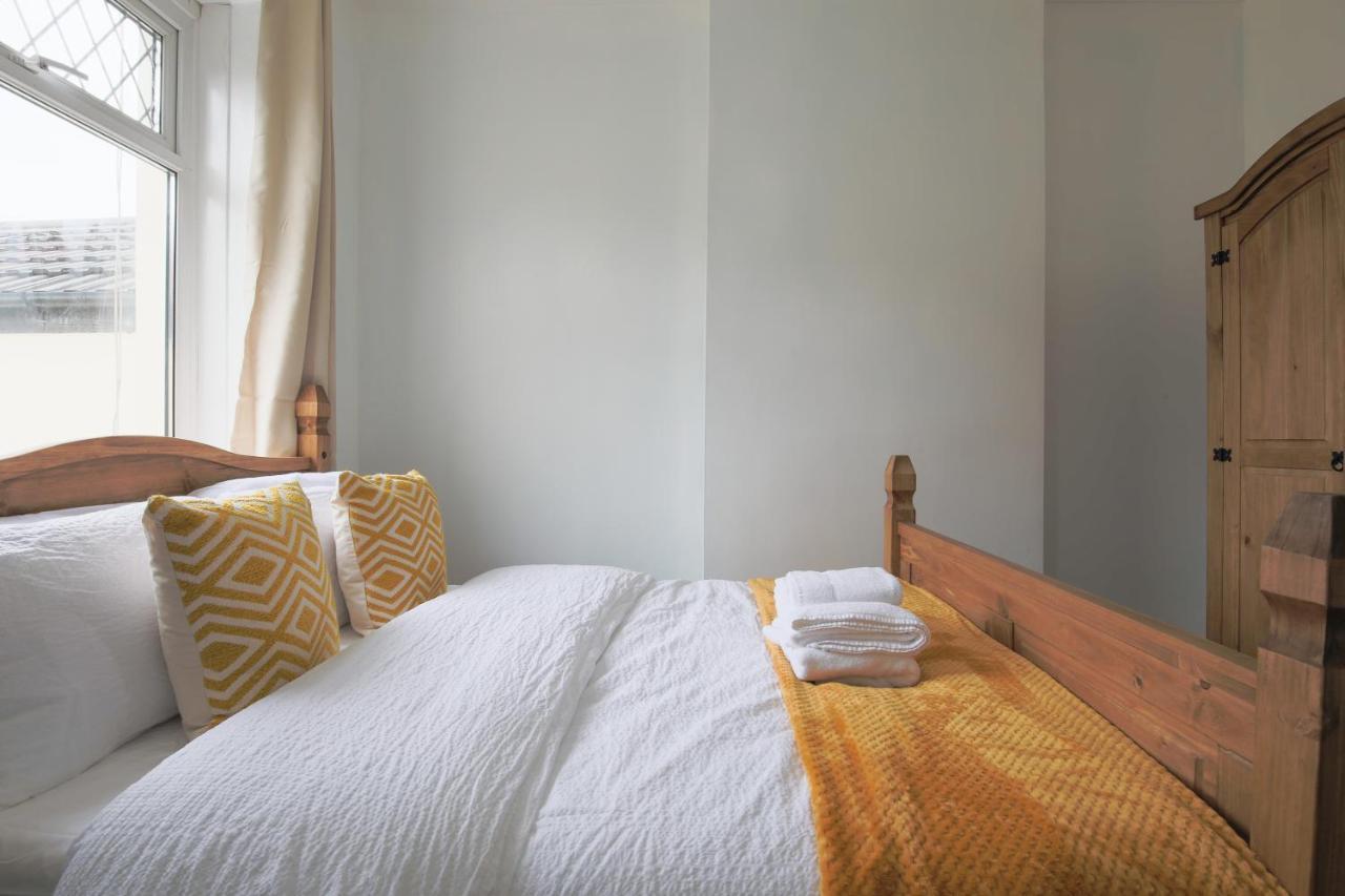 Spacious 4 Bedroom House- Walking Distance To City Centre & Great Backyard Cardiff Ngoại thất bức ảnh