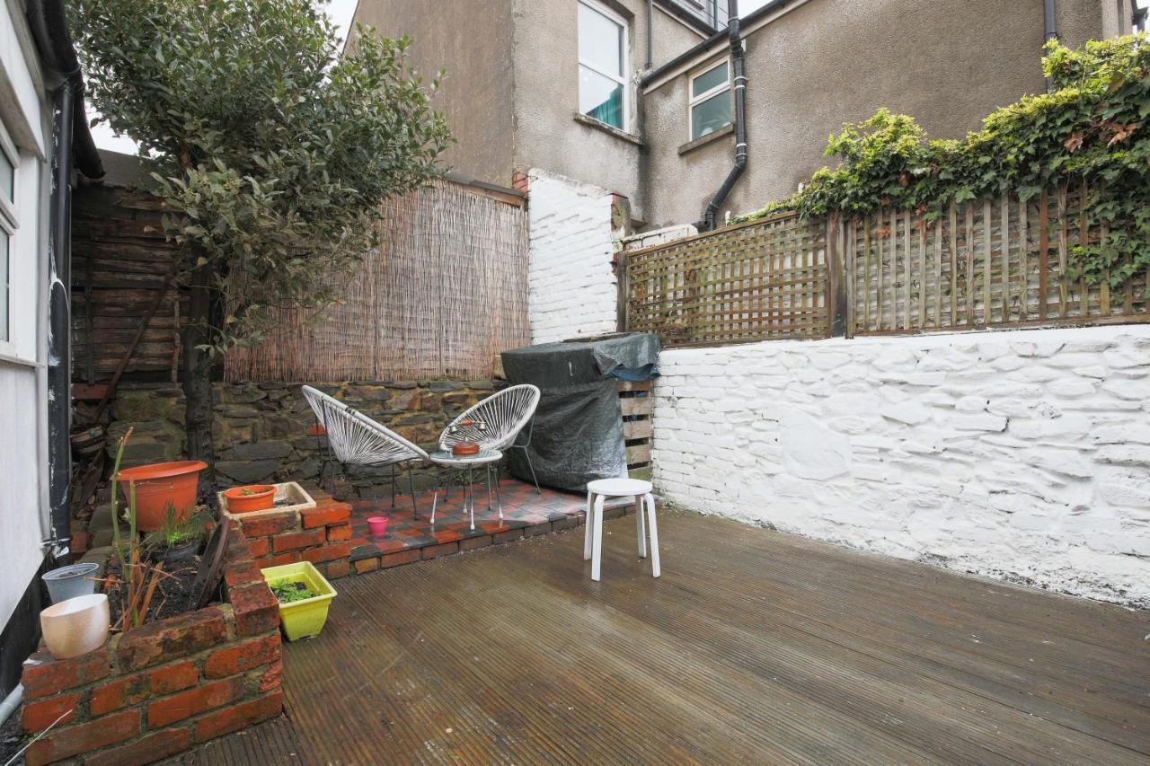 Spacious 4 Bedroom House- Walking Distance To City Centre & Great Backyard Cardiff Ngoại thất bức ảnh
